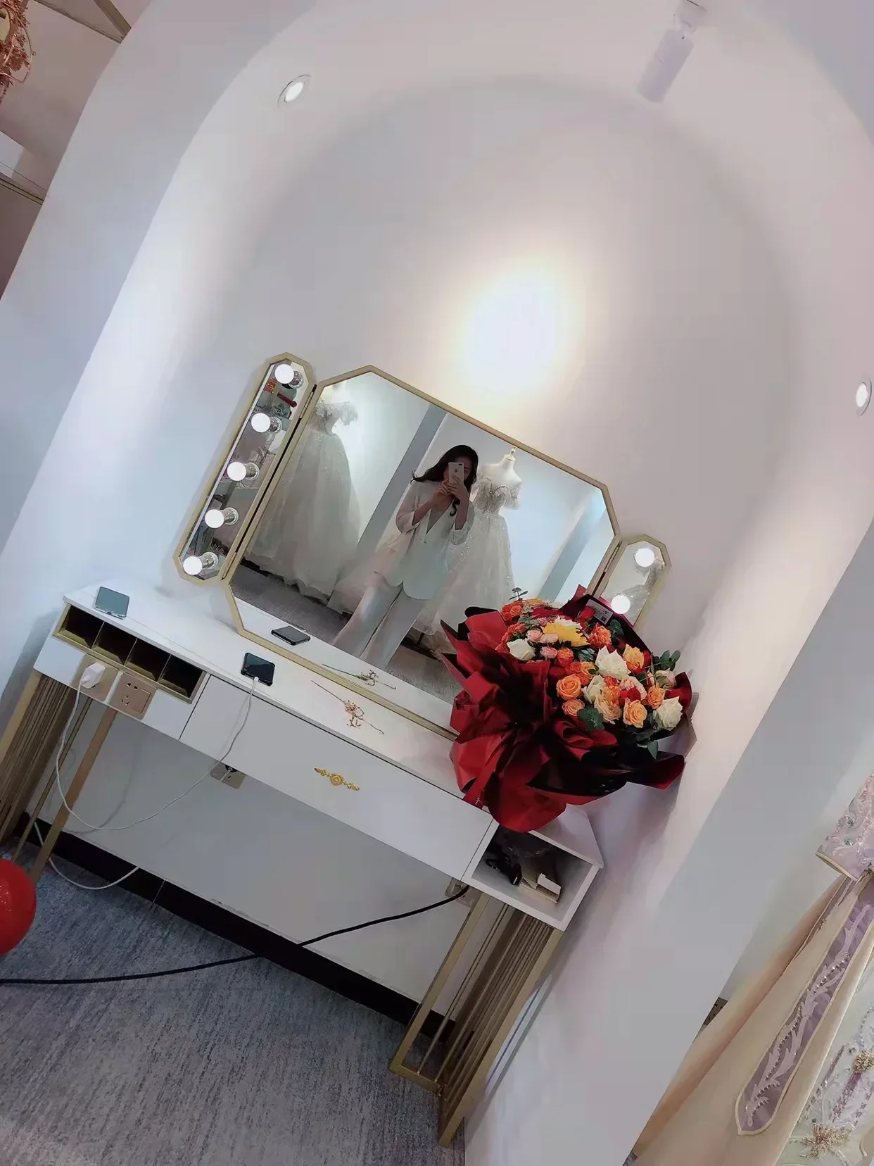 Fotostudio Rock Kommode Make-u – Beauty Makeup Studio Bewertung und Preis