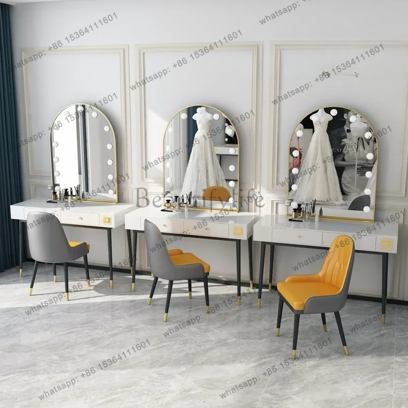 Einfacher Schminktisch mit Lam – Beauty Makeup Studio Bewertung und Preis
