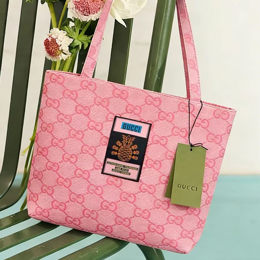 Gucci Gucci's Tasche im Y2K-St – Ysl Beauty Makeup Bewertung und Preis