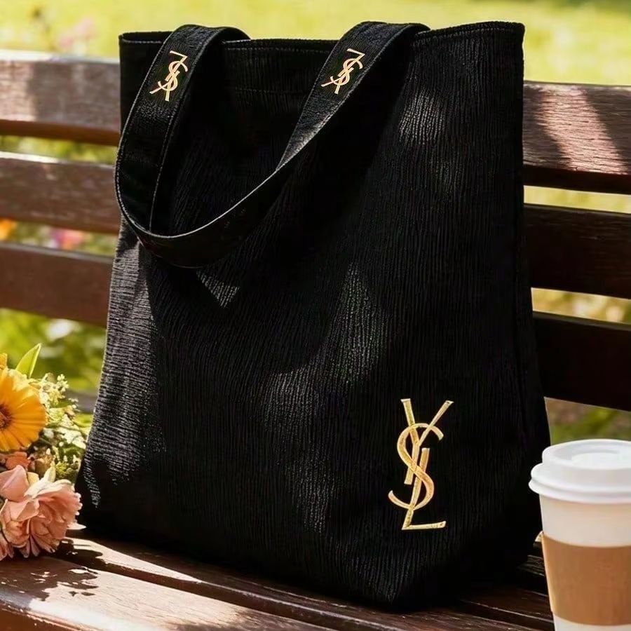 Yves Saint Laurent YSL Tasche  – Ysl Beauty Makeup Bewertung und Preis