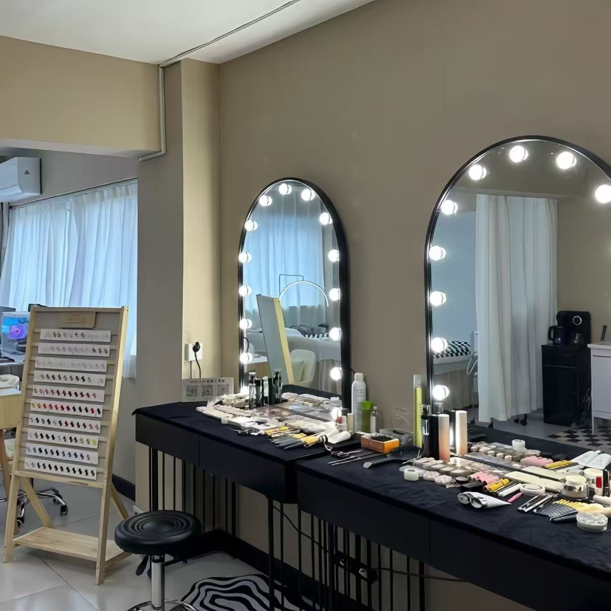 Nordischer Stil Shadow Studio  – Beauty Makeup Studio Bewertung und Preis