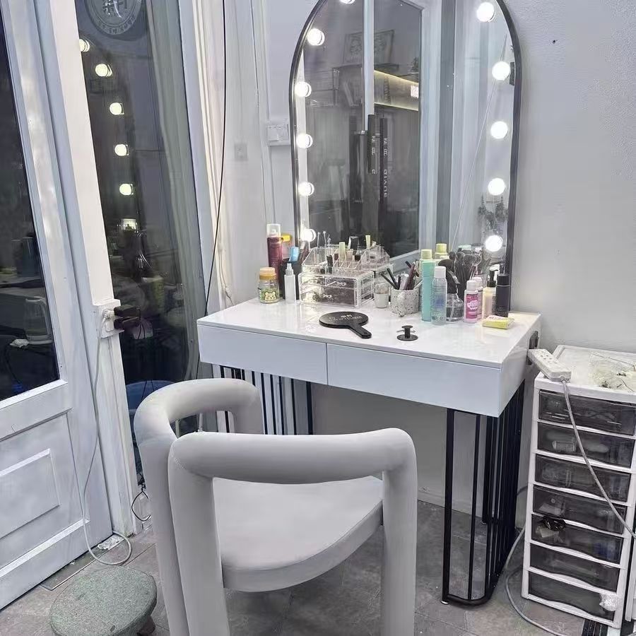 Nordischer Stil Shadow Studio  – Beauty Makeup Studio Bewertung und Preis