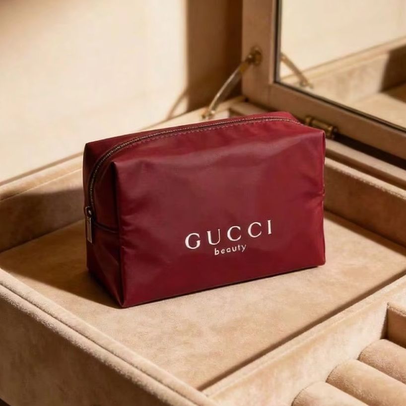 Guccis Tasche, robuste rote Ca – Ysl Beauty Makeup Bewertung und Preis