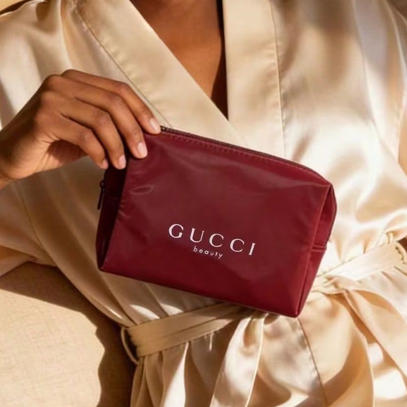Guccis Tasche, robuste rote Ca – Ysl Beauty Makeup Bewertung und Preis